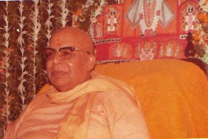 Swami Akhandanand Saraswati Maharajji Photo from Swami Girishanandji's Homepage